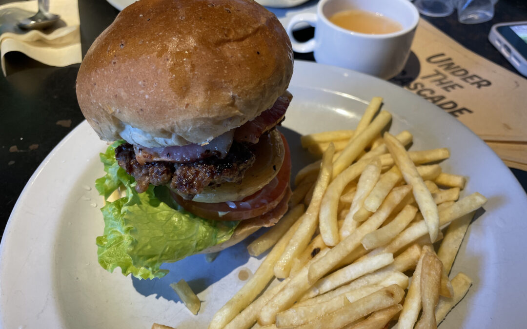 under the cascade 立川